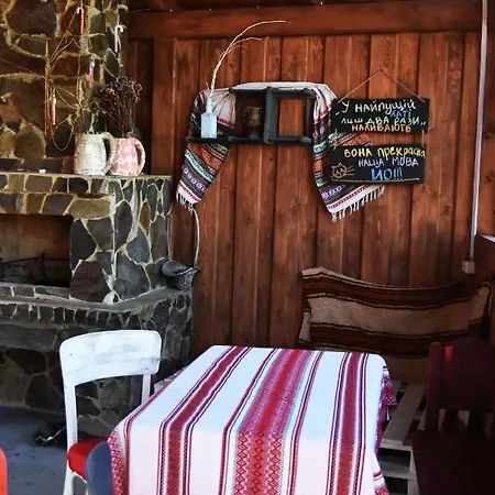 بيت ضيافة Mandrivnyi Rooms&apartments