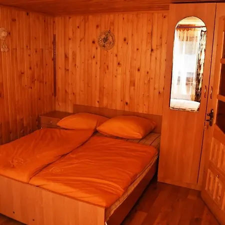 Mandrivnyi Rooms&apartments