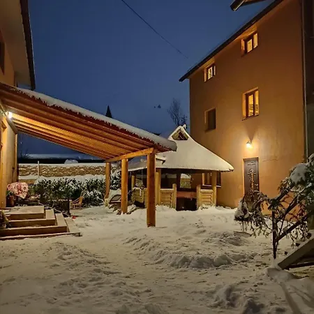 Mandrivnyi Rooms&apartments Πανσιόν