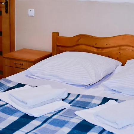 بيت ضيافة Mandrivnyi Rooms&apartments 3*