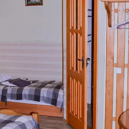 Mandrivnyi Rooms&apartments ياسينيا