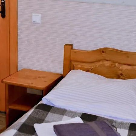 بيت ضيافة Mandrivnyi Rooms&apartments 3*