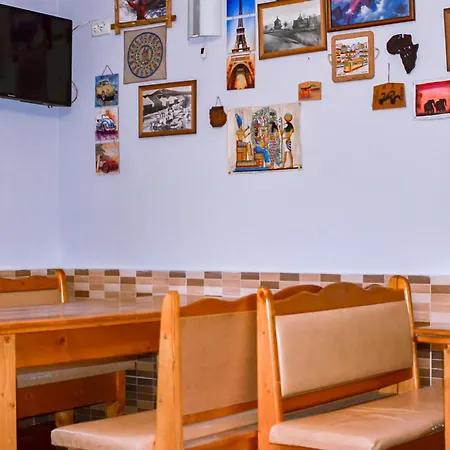 بيت ضيافة Mandrivnyi Rooms&apartments 3*