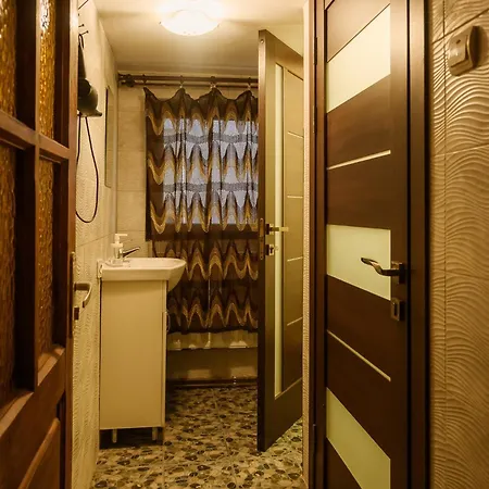 Mandrivnyi Rooms&apartments بيت ضيافة