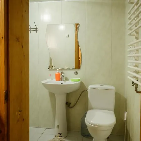 بيت ضيافة Mandrivnyi Rooms&apartments 3*