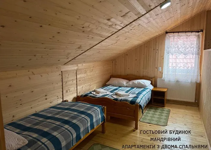Pensjonat Mandrivnyi Rooms&apartments Jasina