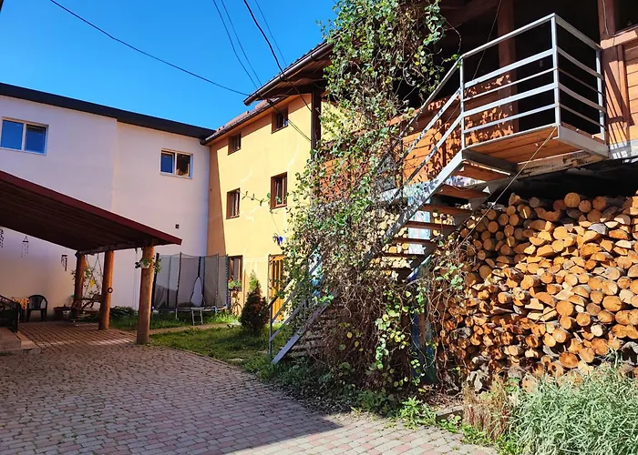 Pensjonat Mandrivnyi Rooms&apartments 3*