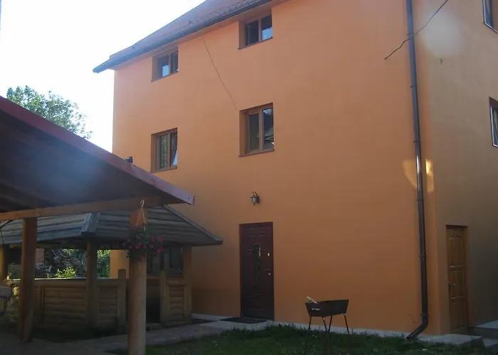 Pensjonat Mandrivnyi Rooms&apartments