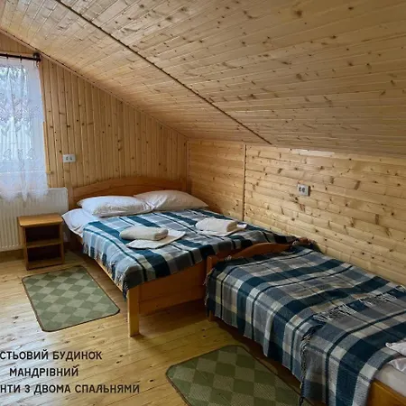Mandrivnyi Guest house Yasinya